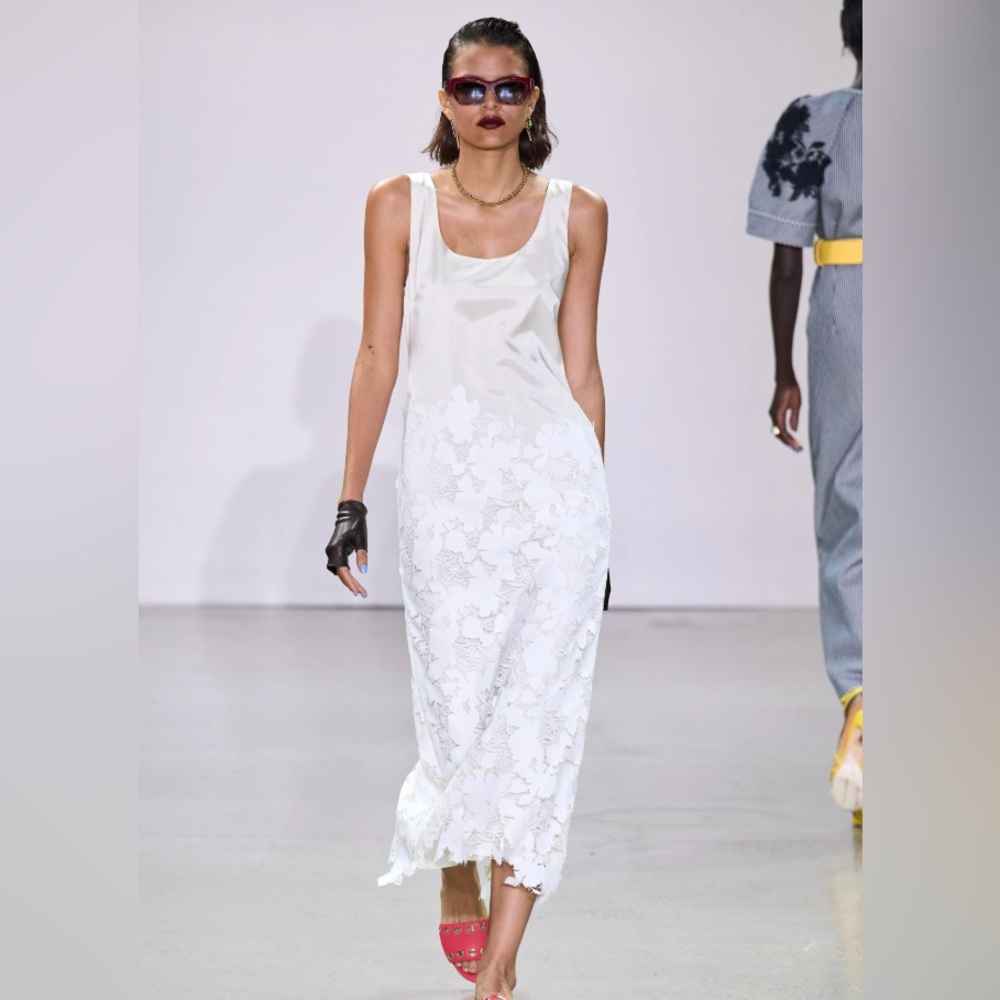 Bibhu Mohapatra SS23 runway White Floral Lace Dress Small 2/4